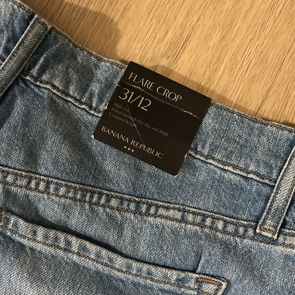 Banana Republic Flare Crop Jeans light wash - Picture 3 of 7